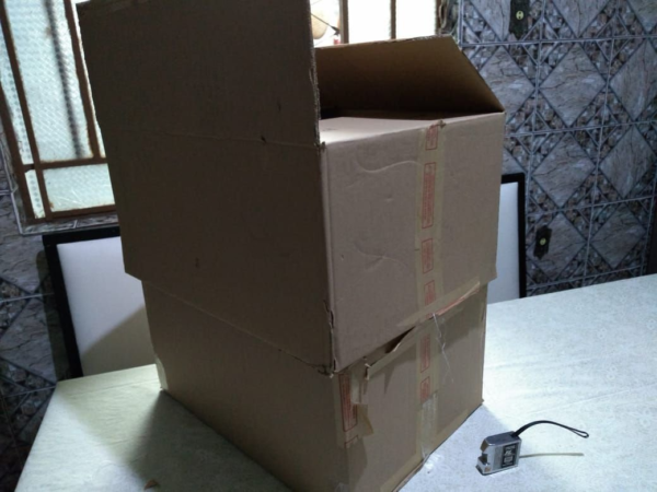 Caixa de papelão BH grande e usado